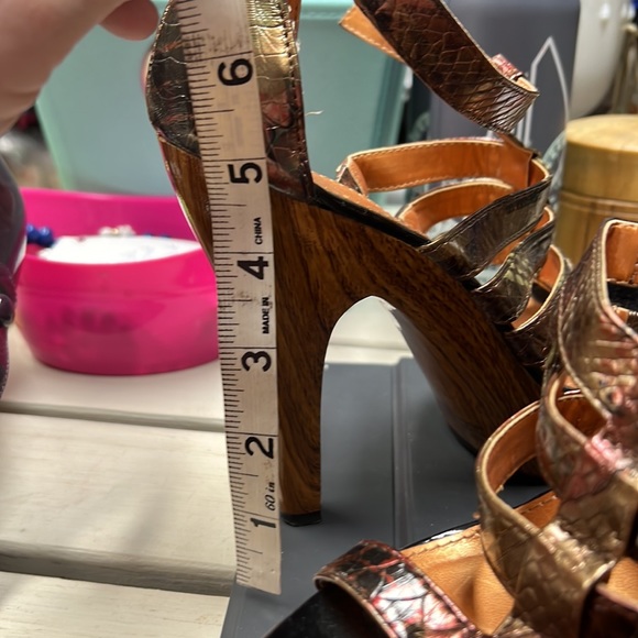 Qupid Woody Platforms - Picture 3 of 7